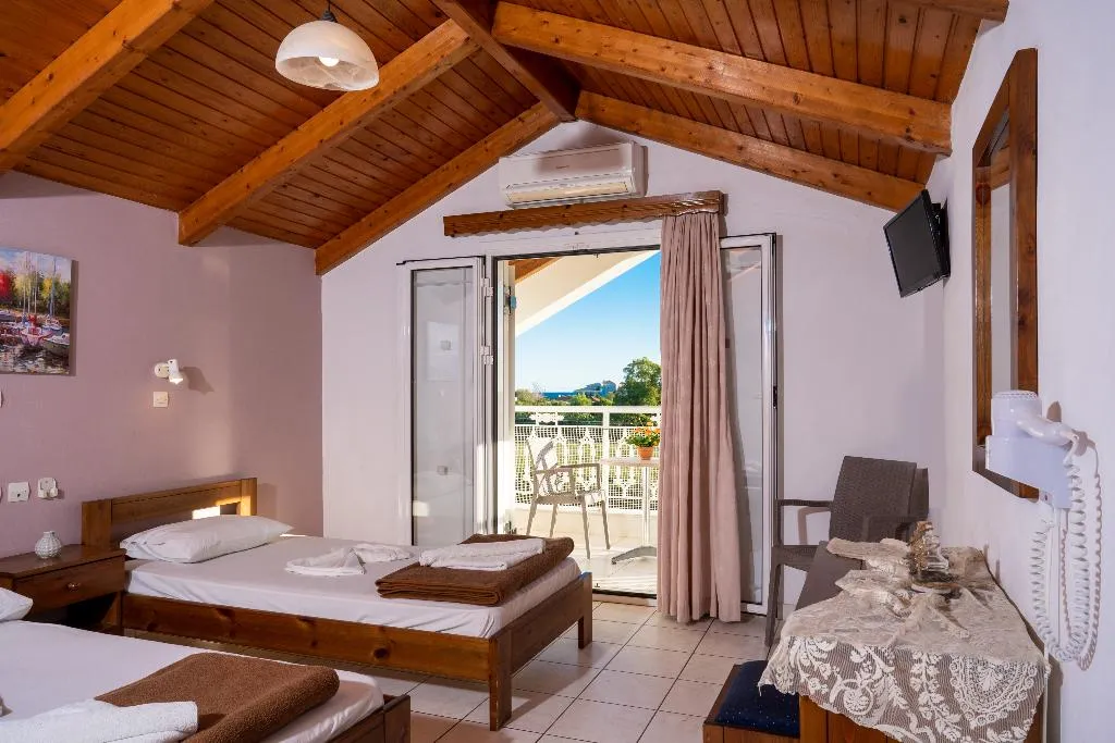 STUDIO CAPACITY 2 Room, Antonis Apartments Pool Bar, Zante