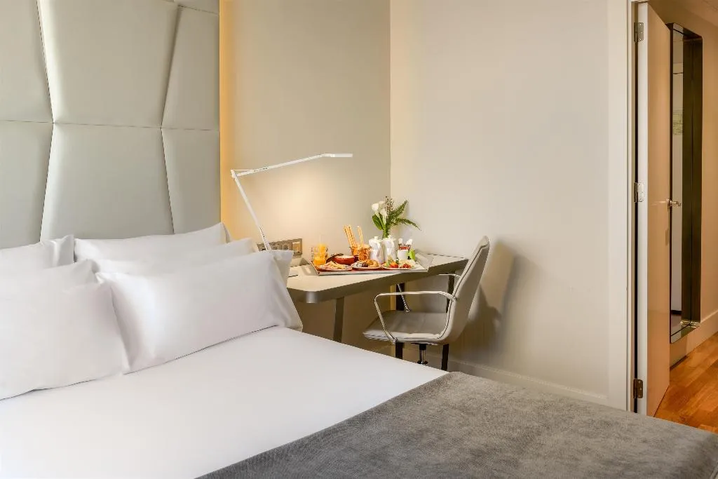 SINGLE SUPERIOR Room, NH Collection Madrid Colón, Madrid
