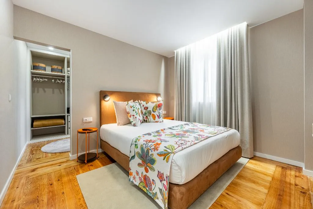 APARTMENT THREE BEDROOMS TWO BATHROOMS Room, Casas do Porto - Ribeira Apartments, Porto
