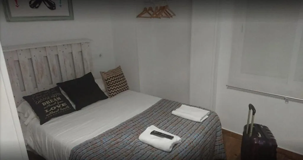 DOUBLE DELUXE Room, Hostal Ciempozuelos, Madrid