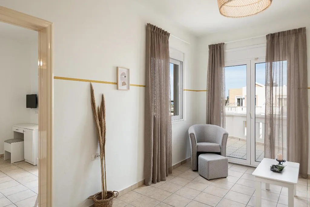 SUITE ONE BEDROOM ONE BATHROOM Room, Artemis Apartments, Crete