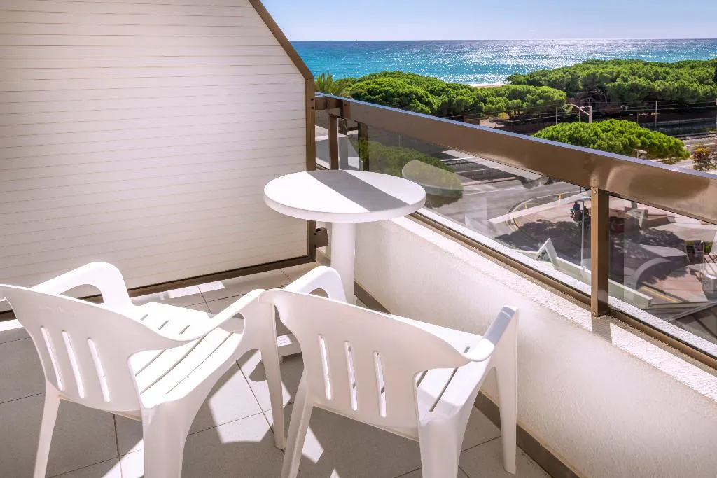 SINGLE PREMIUM Room, Tropic Park Hotel, Costa Brava