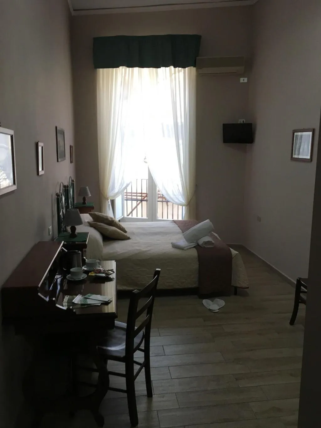 Room, Soggiorno Paradiso Due, Naples