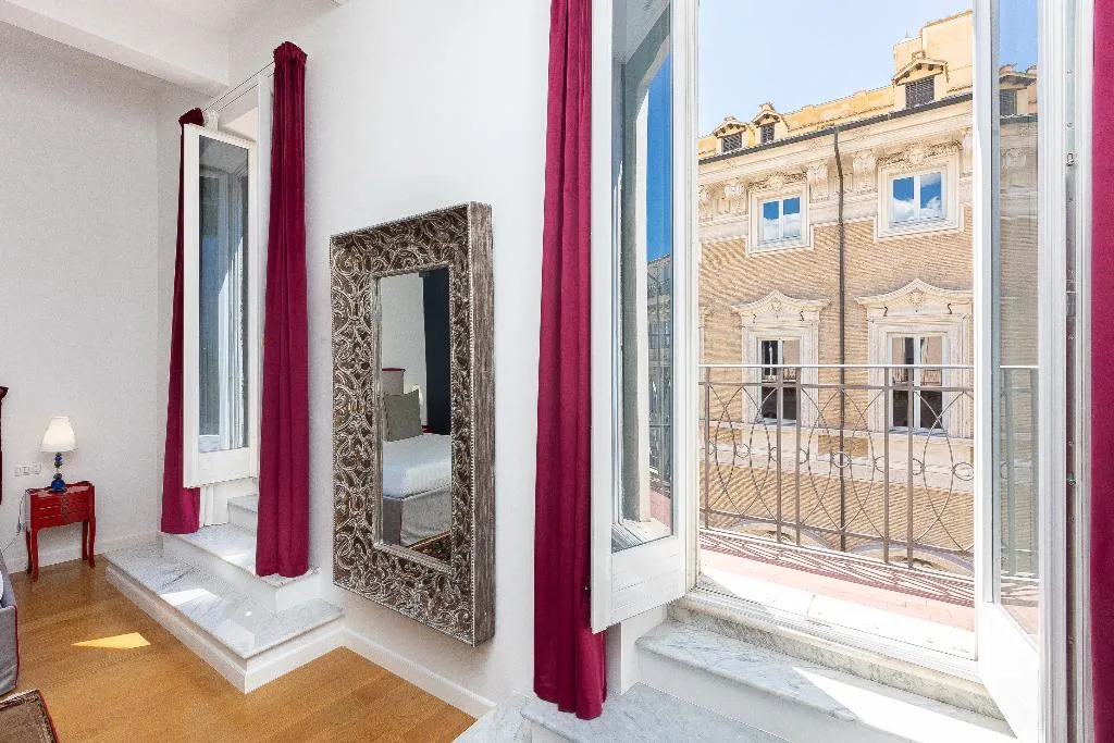JUNIOR SUITE WITH BALCONY Room, Suite Della Pigna, Rome