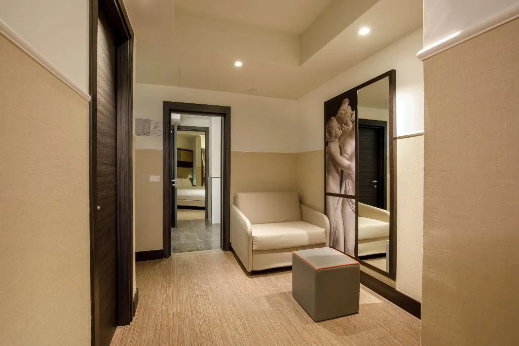 JUNIOR SUITE KING SIZE BED Room, Cosmopolita Hotel Rome, Tapestry Collection by Hil, Rome