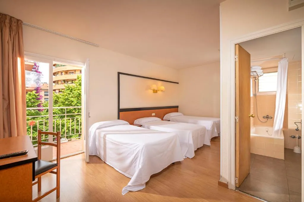 TRIPLE WITH BALCONY Room, The BandB by Guitart Hotels, Costa Brava