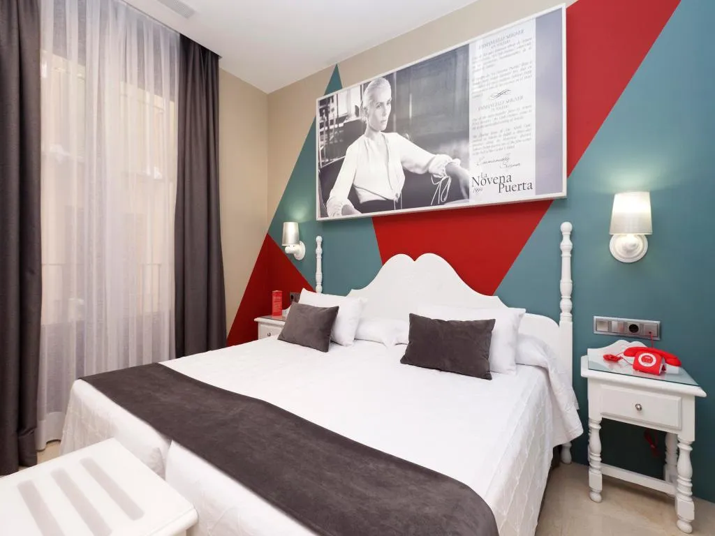 Room, Carlos V, Madrid