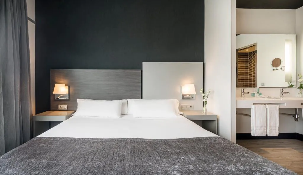 DOUBLE SUPERIOR Room, Ilunion Atrium, Madrid