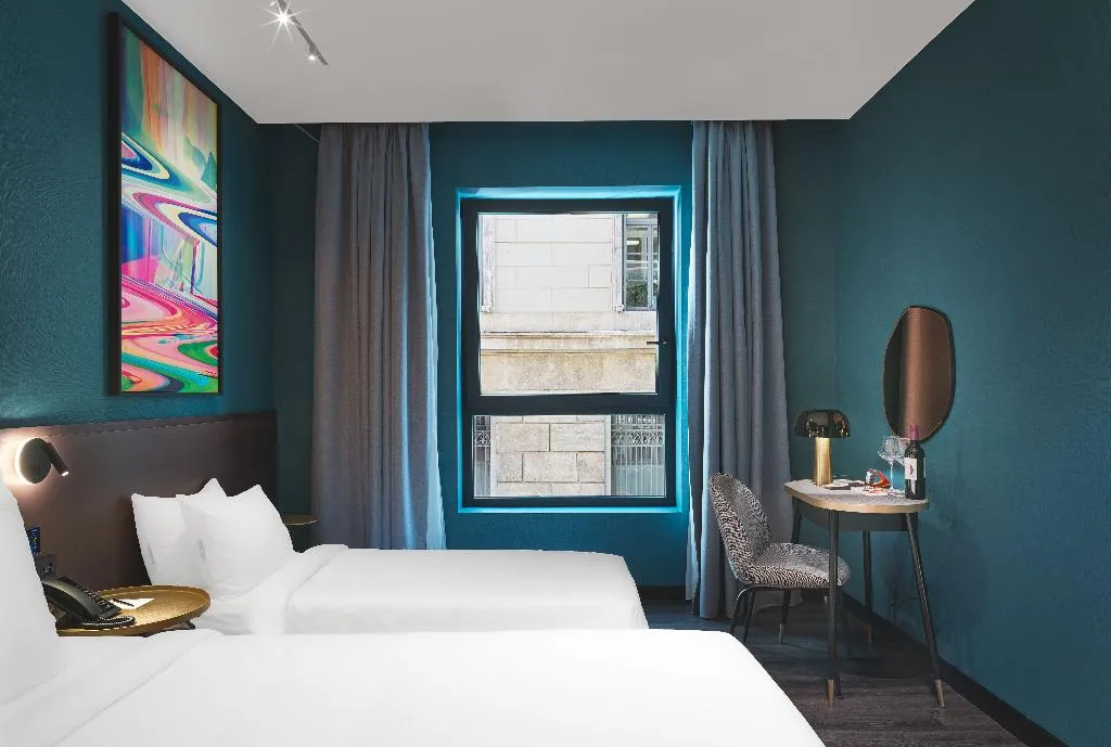 TRIPLE DELUXE Room, NYX Esperia Palace Athens by Leonardo Hotels, Athens