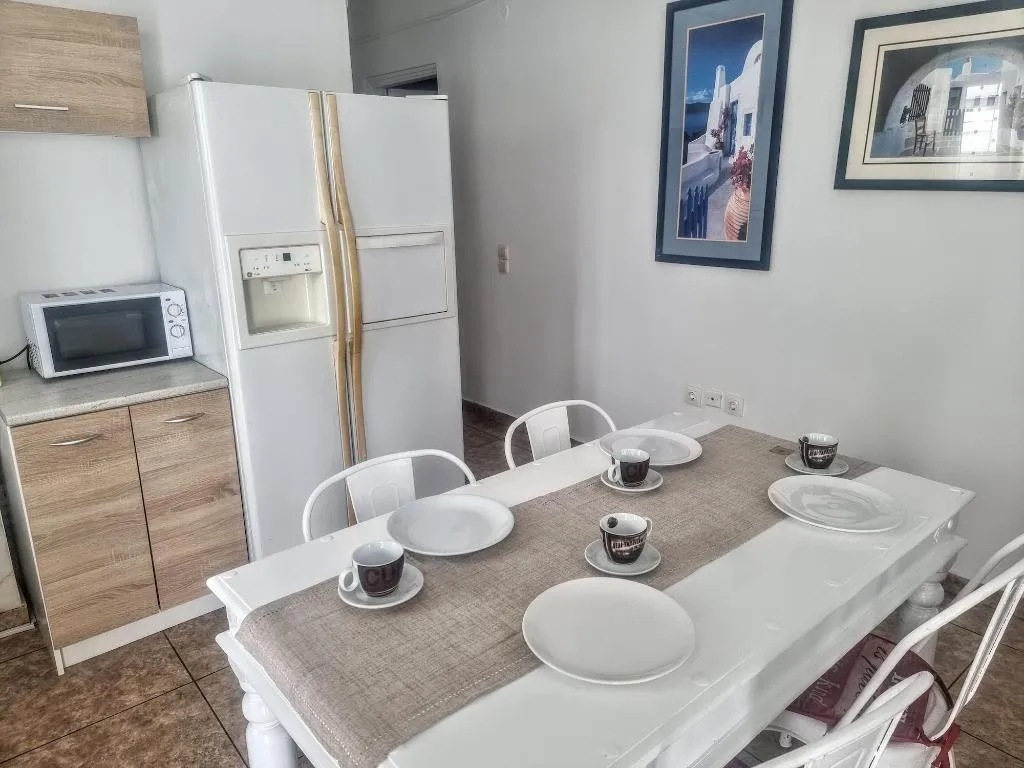 Room, Pleasure Beachside Studios, Santorini