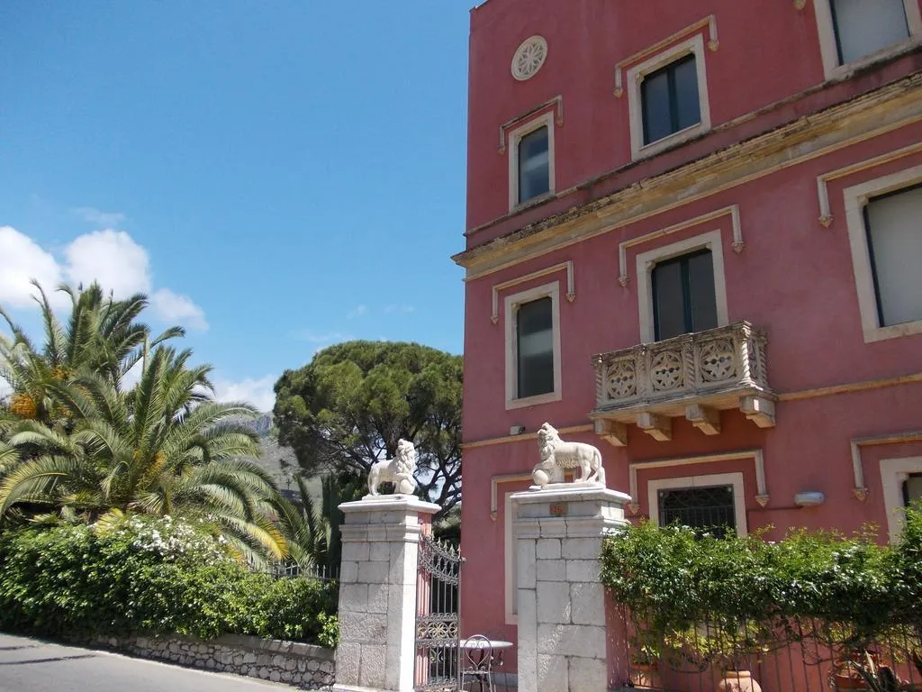 General view, La Pensione Svizzera, Taormina