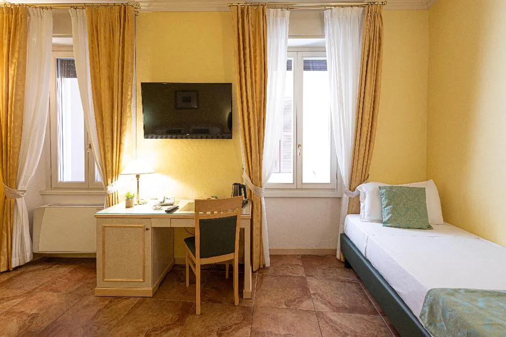 TRIPLE CLASSIC Room, LVG Hotel Collection - Belvedere San Gottardo, Milan