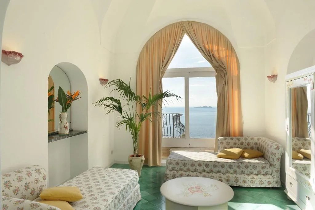 Room, Villa Rosa, Naples