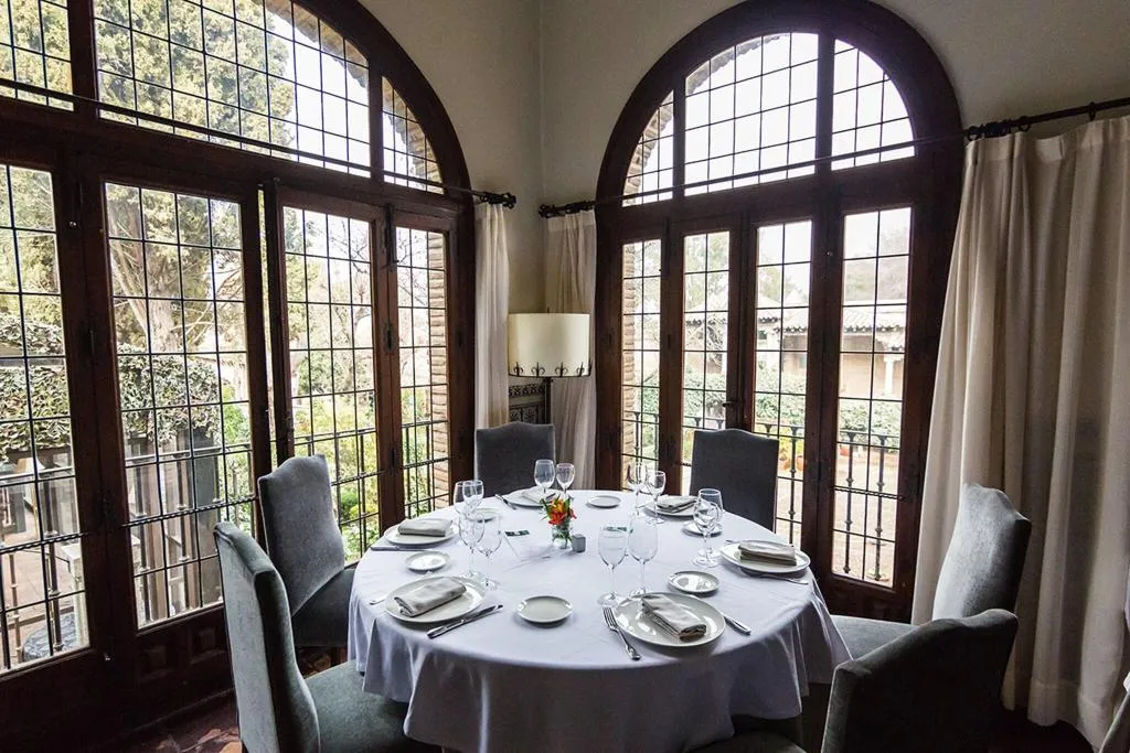 Restaurant, Hacienda del Cardenal, Madrid