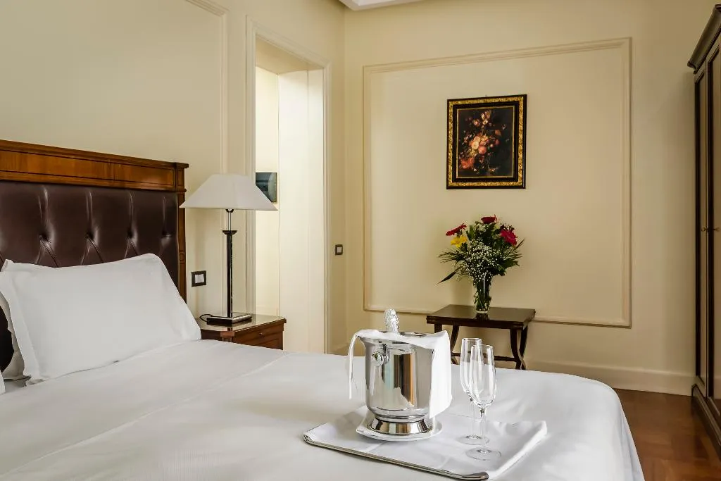JUNIOR SUITE STANDARD Room, Eurostars Centrale Palace, Palermo