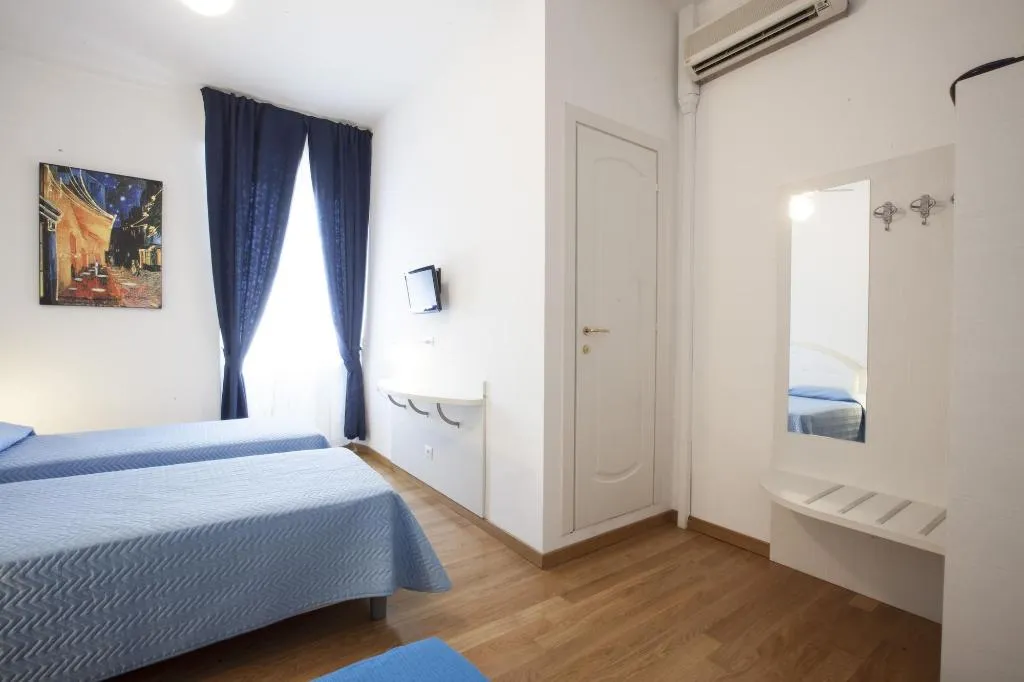 Room, Albergo Amalfi Milano, Milan