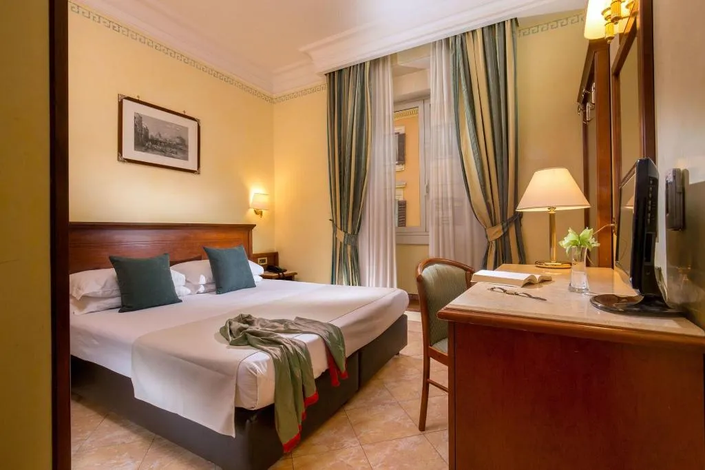 Room, Sonya, Rome