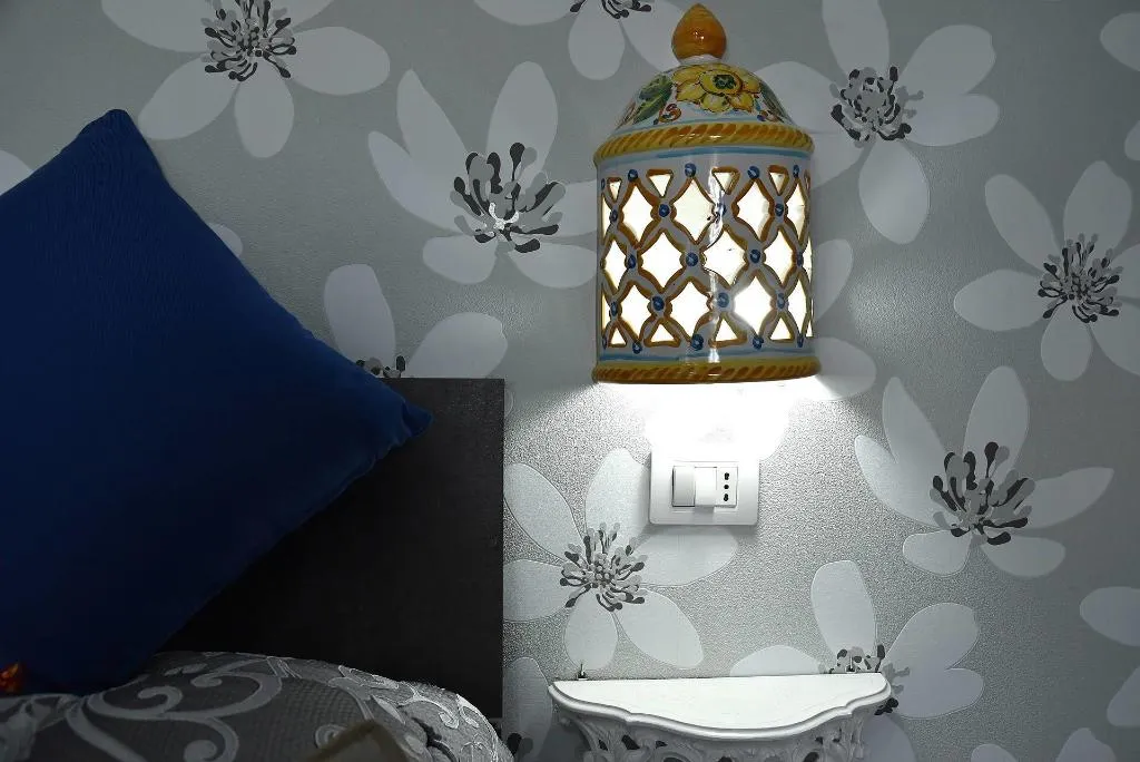 Room, B&B Le Cycas, Naples