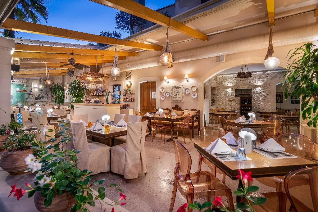 Restaurant, Palazzino Di Corina, Crete