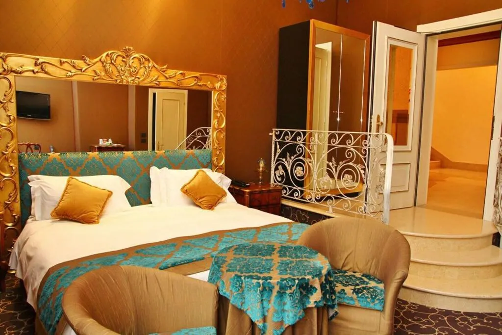 Room, Pesaro Palace, Venice