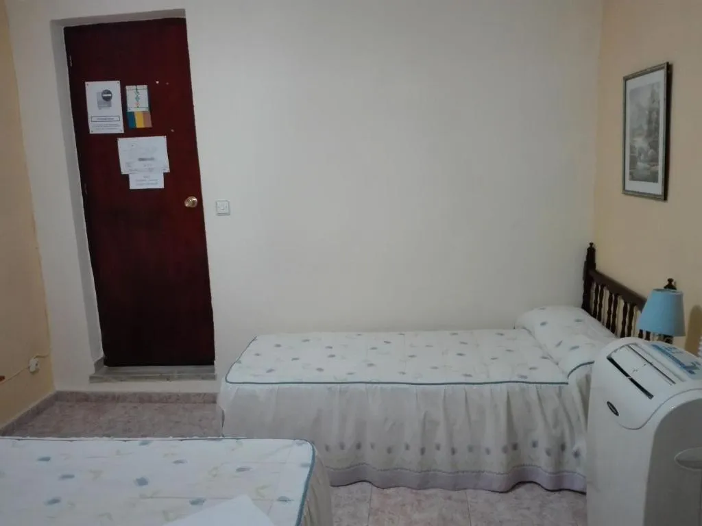 Room, Pensión Javier, Seville