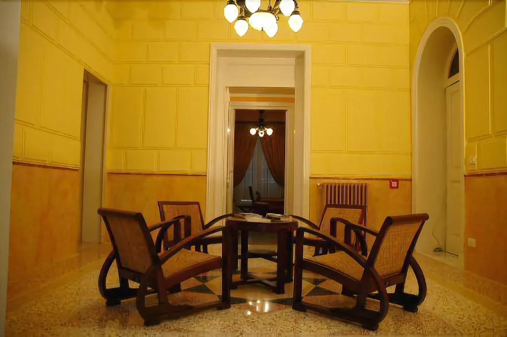 Lobby, Palazzo Pantaleo, Palermo