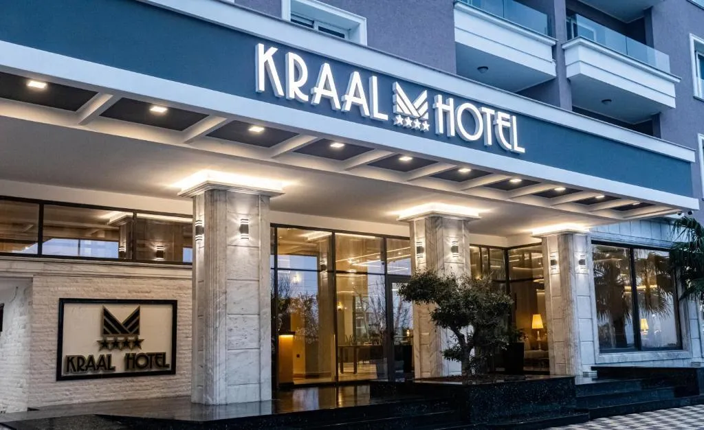 Lobby, Kraal Hotel, Kavaje
