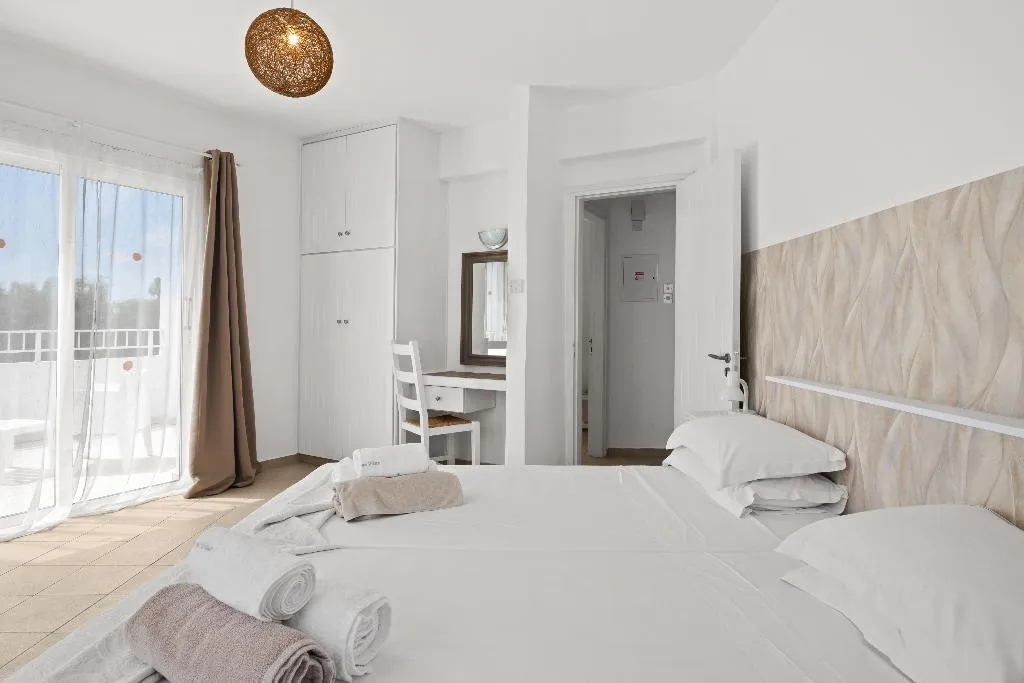 VILLA FOUR BEDROOMS Room, Thalassines Villas, Cyprus