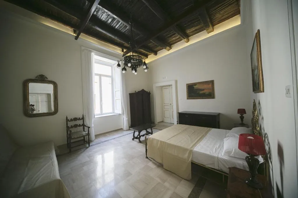 Room, Area Angioina Suites, Naples