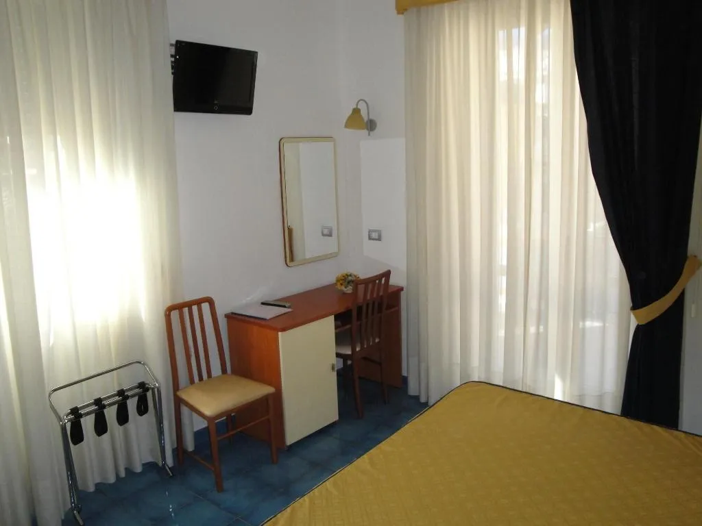 Room, Meublè Casa Mannini, Naples