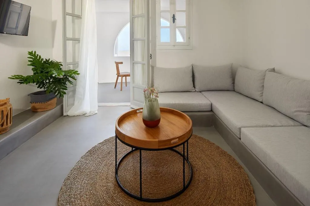Room, Symmetry Suites, Santorini