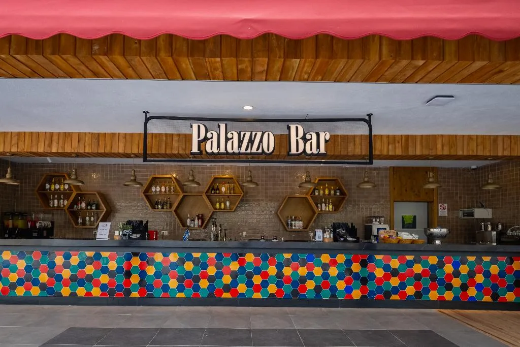Bar, Ducale Lara, Antalya