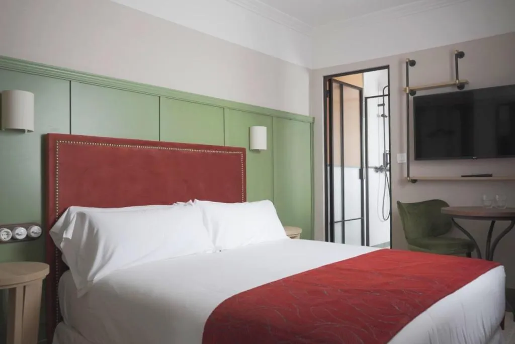 DOUBLE STANDARD Room, Honest Sevilla, Seville