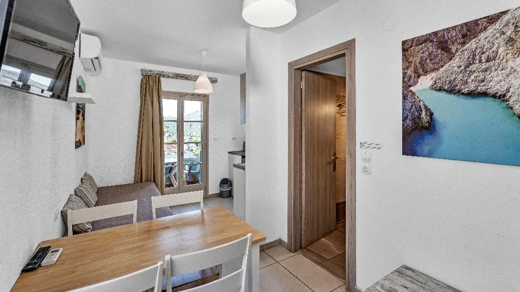 JUNIOR SUITE CAPACITY 3 Room, Erato, Crete