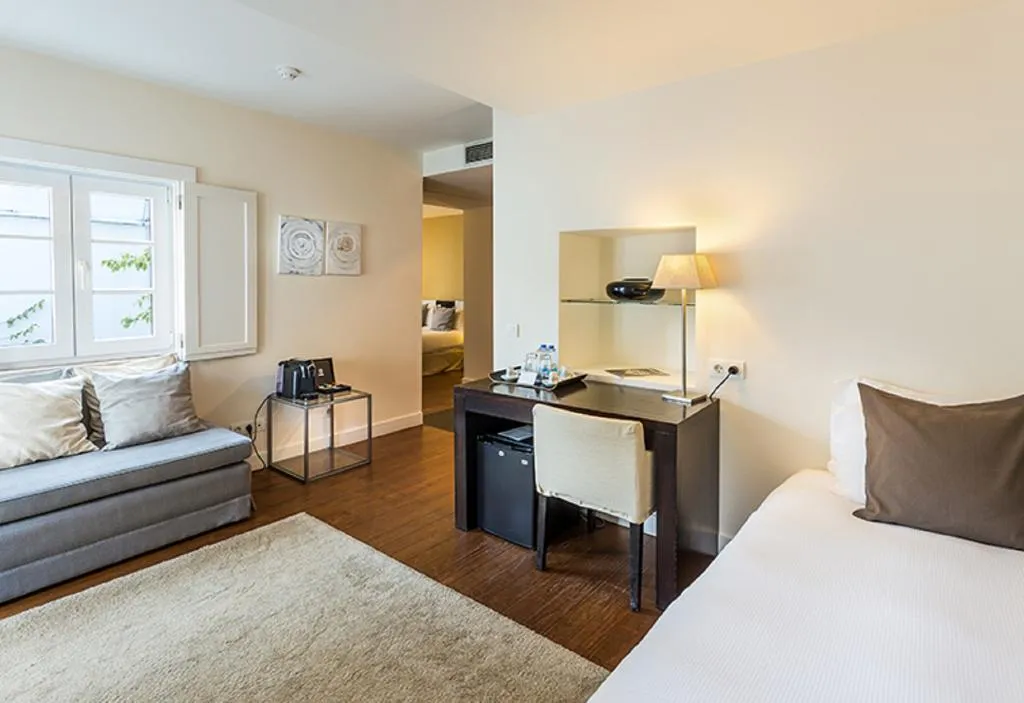 JUNIOR SUITE STANDARD Room, York House Hotel, Lisbon