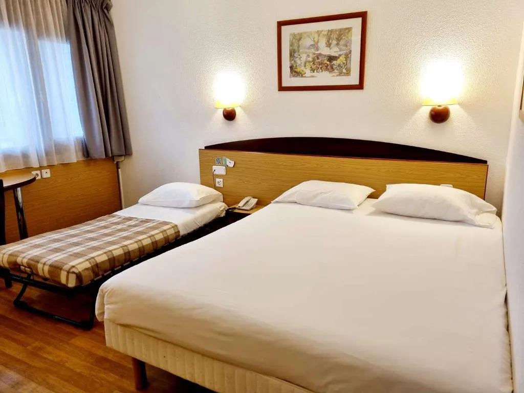 Double or Twin CAPACITY 3 Room, Travelodge Barcelona del Vallès, Barcelona