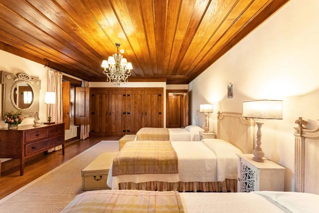 APARTMENT FOUR BEDROOMS Room, Casas Da Memória, Porto