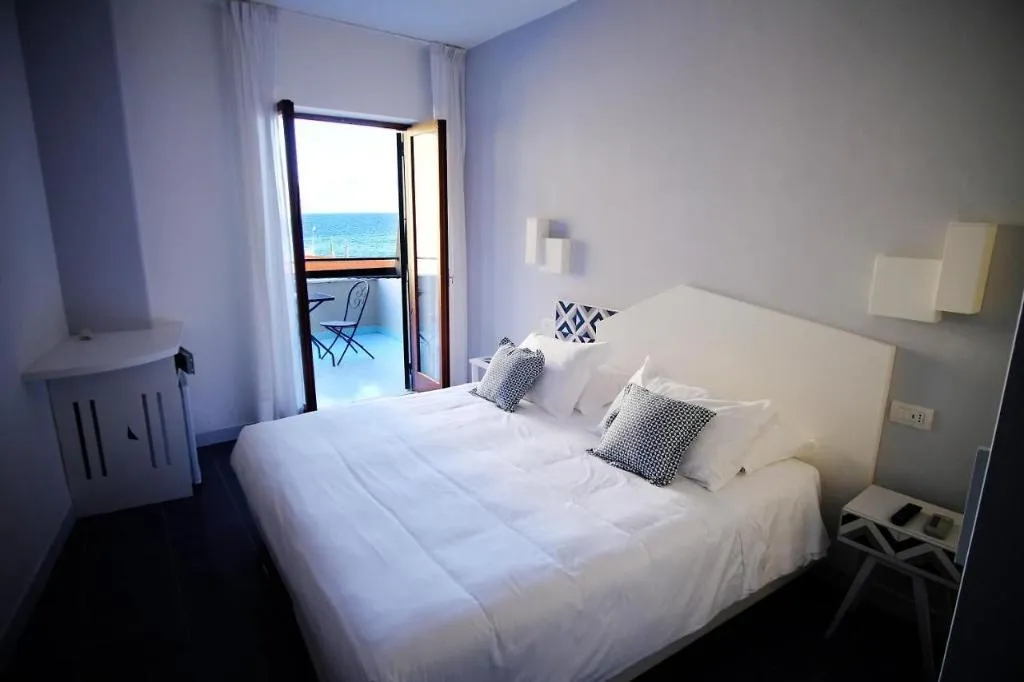 Double or Twin PARTIAL SEA VIEW Room, Baia Di Puolo, Naples