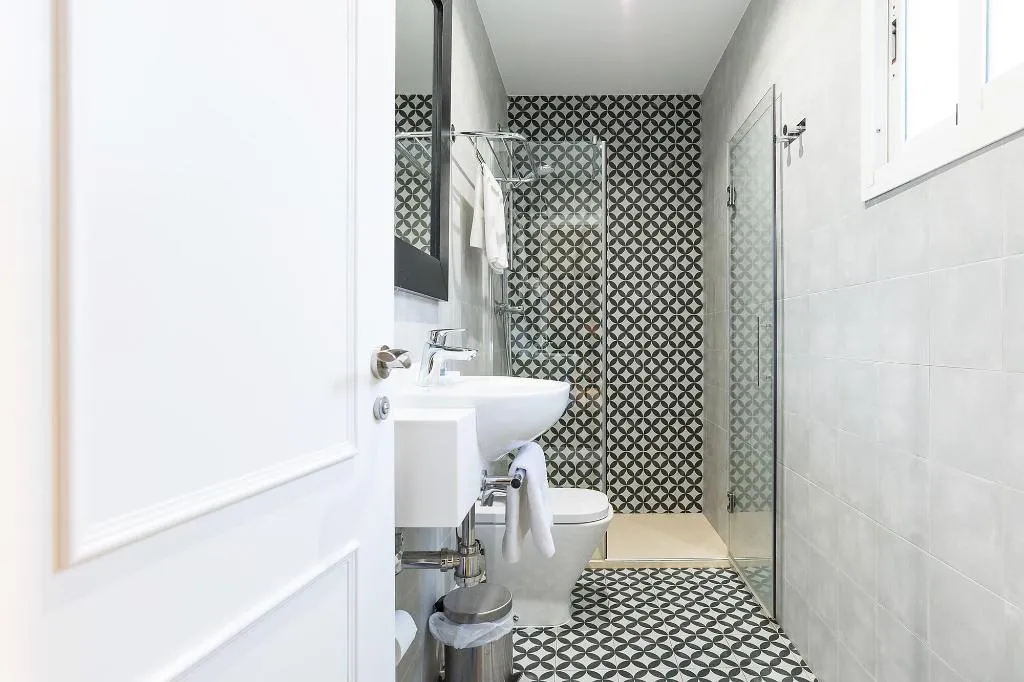 Room, California, Costa Del Sol