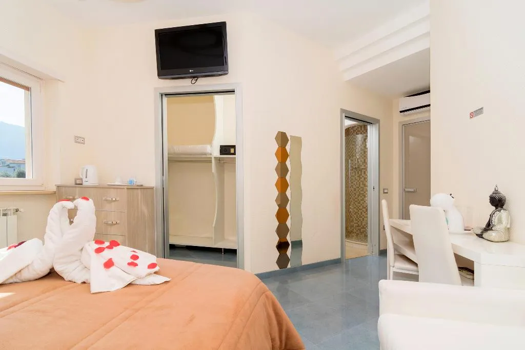 SUITE DELUXE Room, Guest House Emily Suites Sorrento, Naples