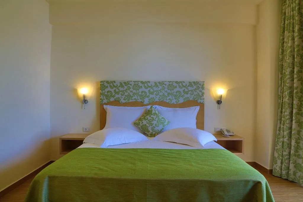 FAMILY ROOM THREE BEDS Room, Akrotiri Beach, Corfu