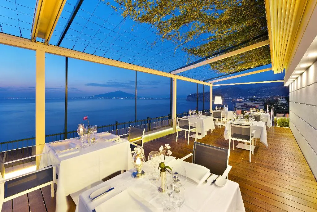 Restaurant, Continental, Naples