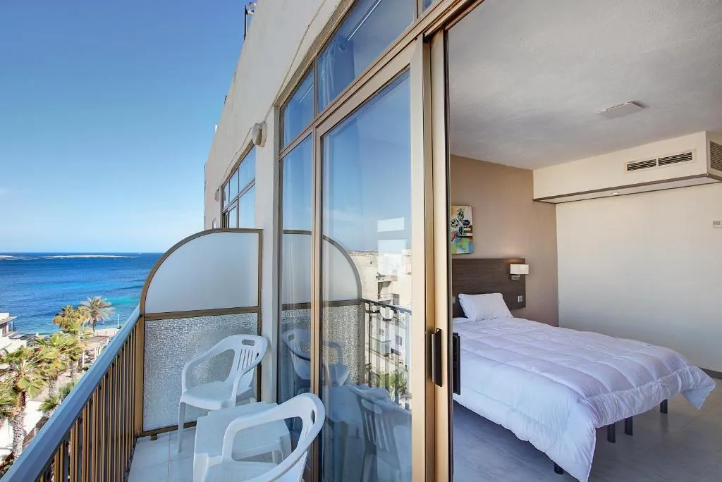 Double or Twin SIDE SEA VIEW Room, Primera Hotel Malta, Malta