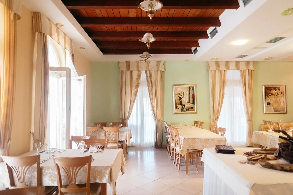 Restaurant, Spongiola, Split