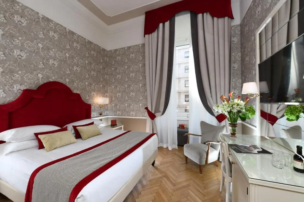 TRIPLE SUPERIOR Room, Bettoja Hotel Massimo d'Azeglio, Rome