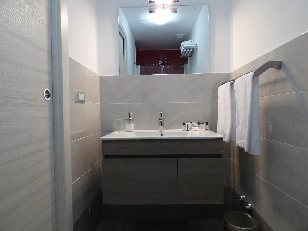 JUNIOR SUITE STANDARD Room, B&B Monteoliveto 33, Naples