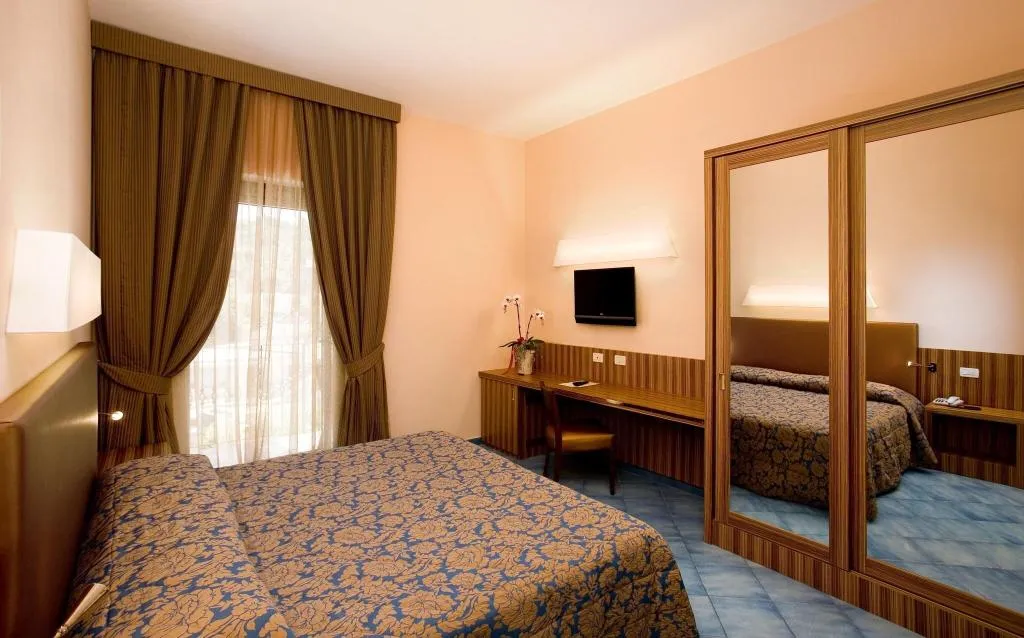 TWIN STANDARD Room, Grand Hotel Due Golfi, Naples
