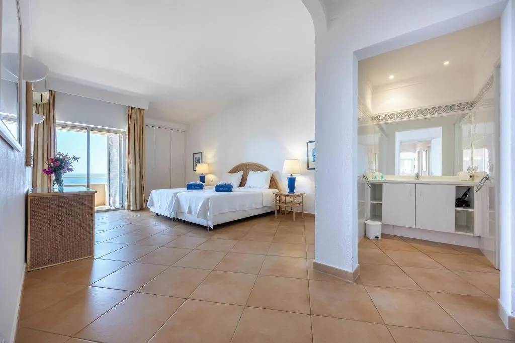 Room, Vila Palmeira, Algarve