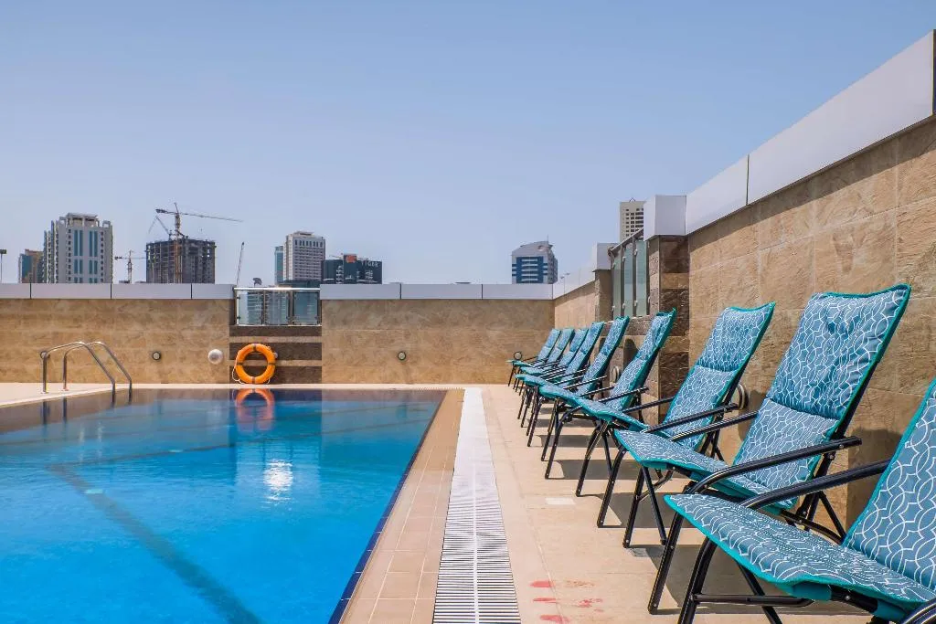 Pool, Tulip Inn Al Khan, Dubai