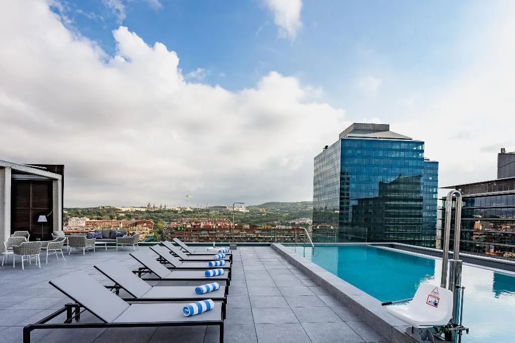 Pool, Leonardo Royal Hotel Barcelona Fira, Barcelona